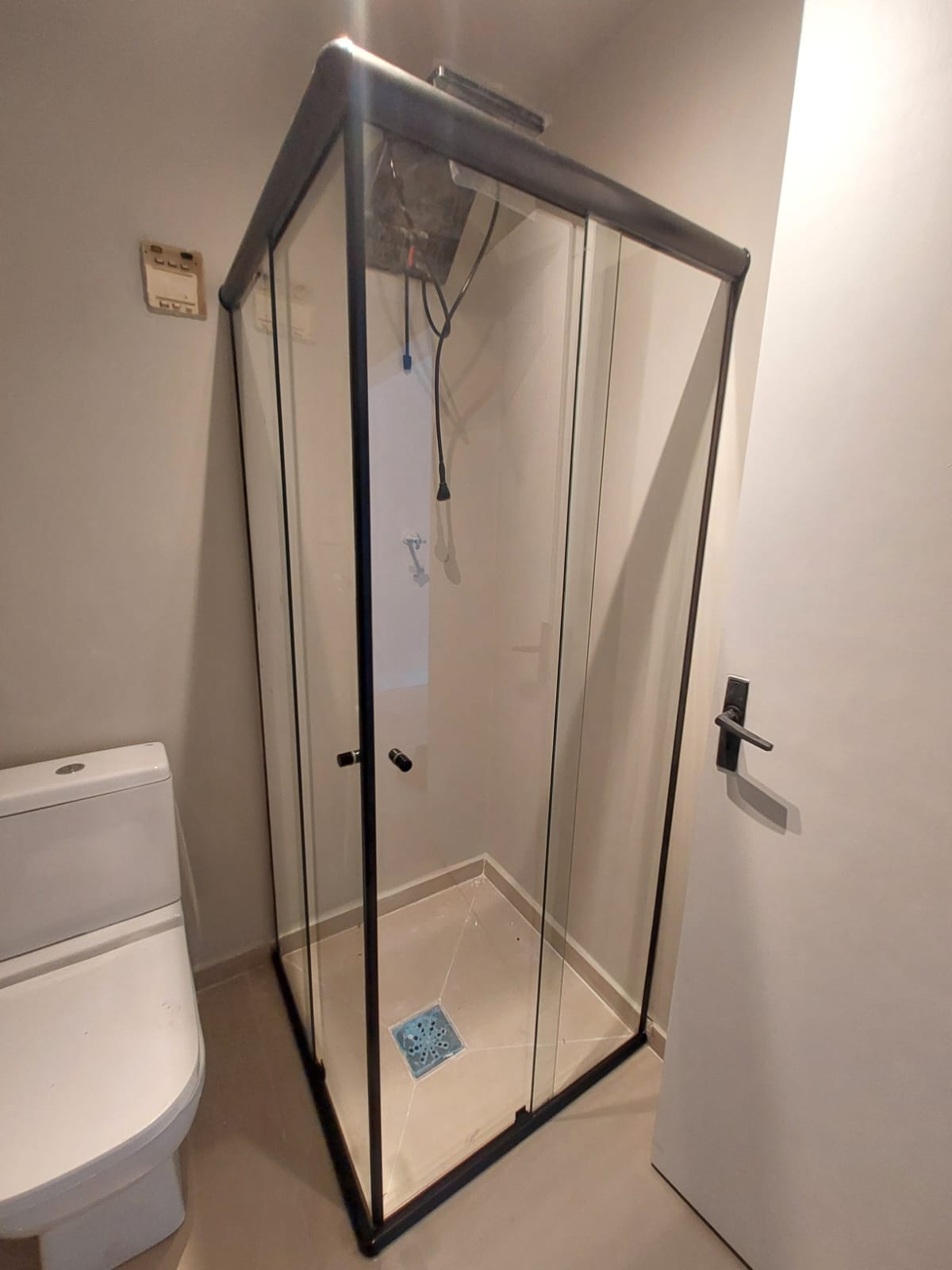 Box de vidro de canto