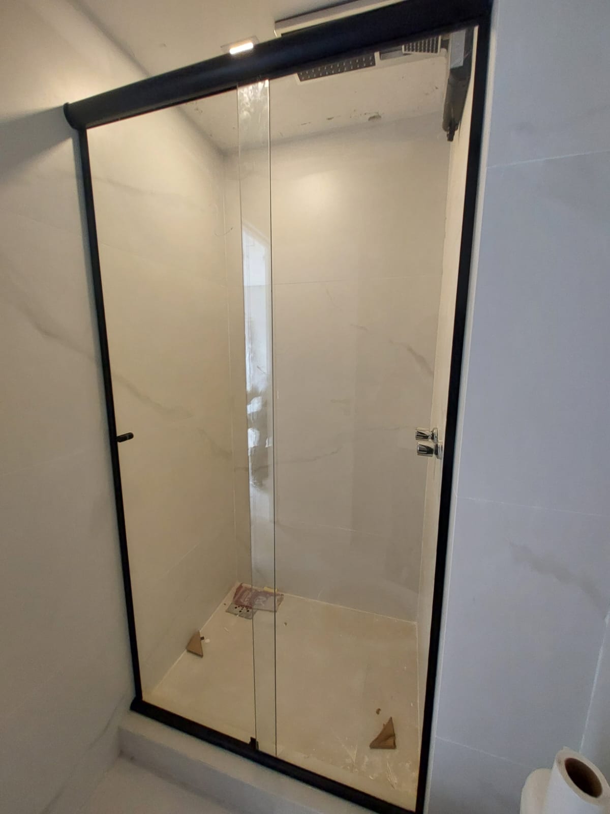 Box com roldanas aparentes